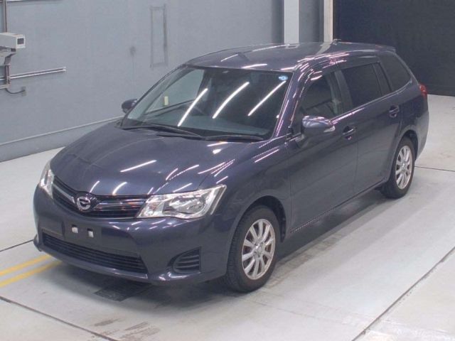 30572 Toyota Corolla fielder NZE161G 2014 г. (CAA Gifu)